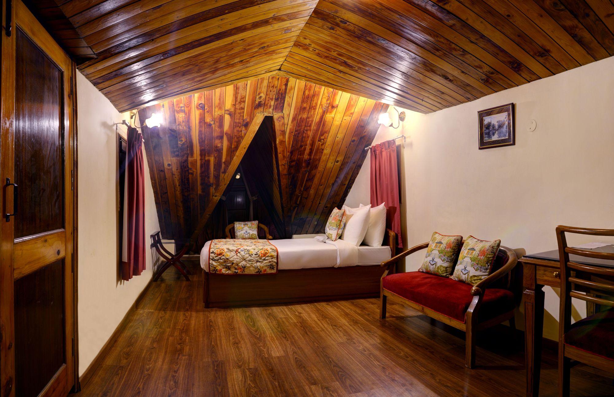 Summit Le Royale Hotel, Shimla Exterior photo